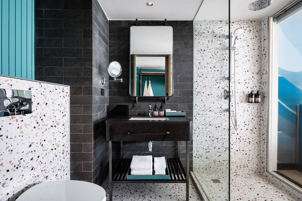 M SOCIAL HOTEL PHUKET - 26