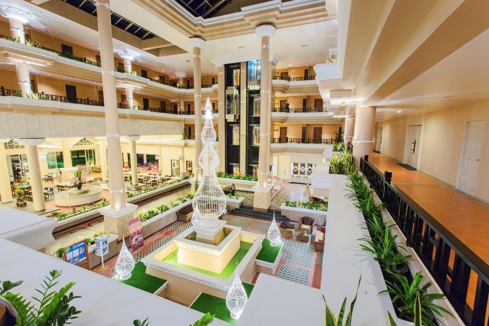 BEYOND RESORT KATA - 14