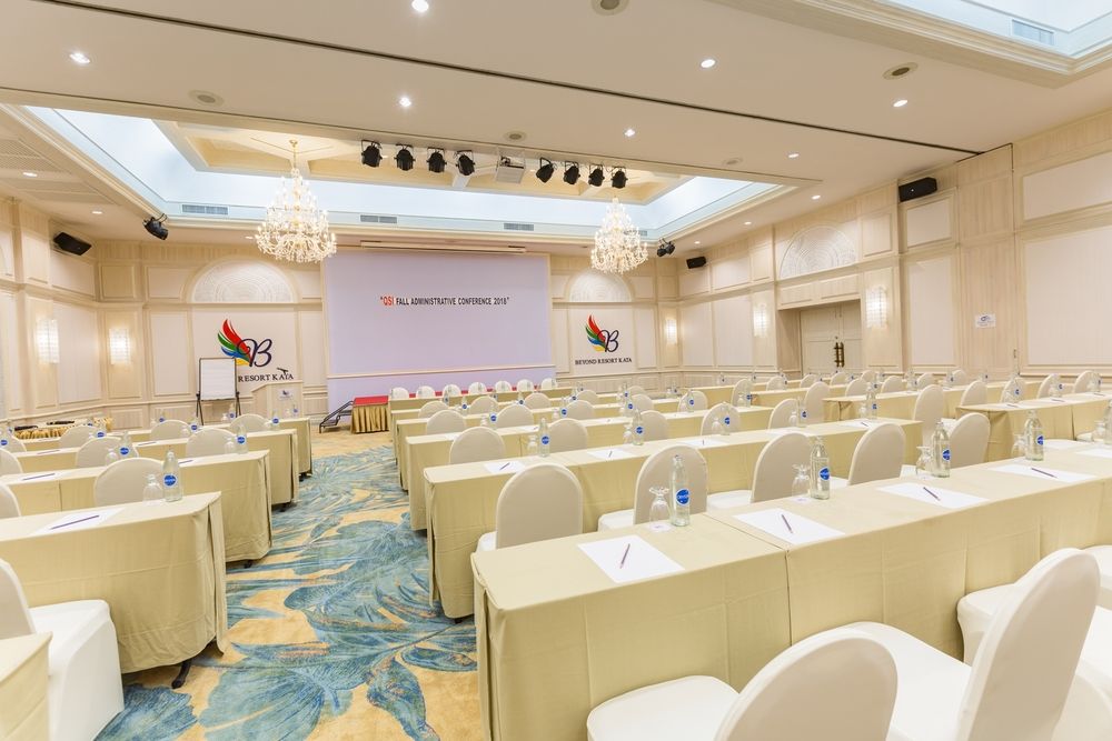 BEYOND RESORT KATA - 33