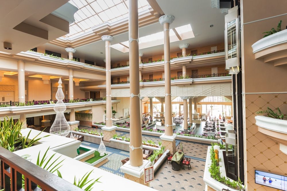 BEYOND RESORT KATA - 16