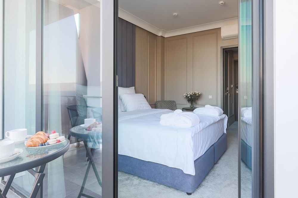 МОНЕ, отель - 77