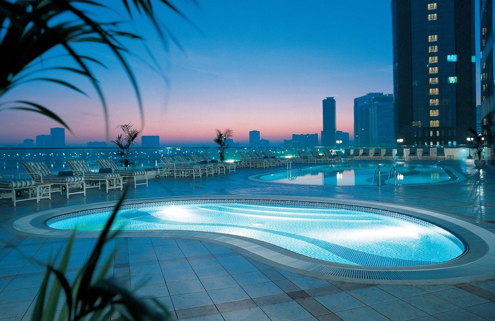 CORNICHE HOTEL SHARJAH (ex. HILTON SHARJAH) - 4