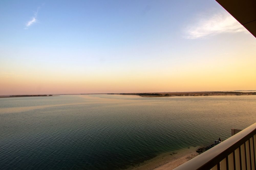 FLAMINGO BEACH RESORT - 19