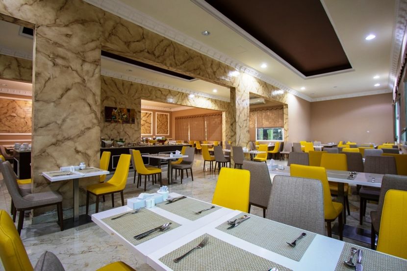 FLAMINGO BEACH RESORT - 3