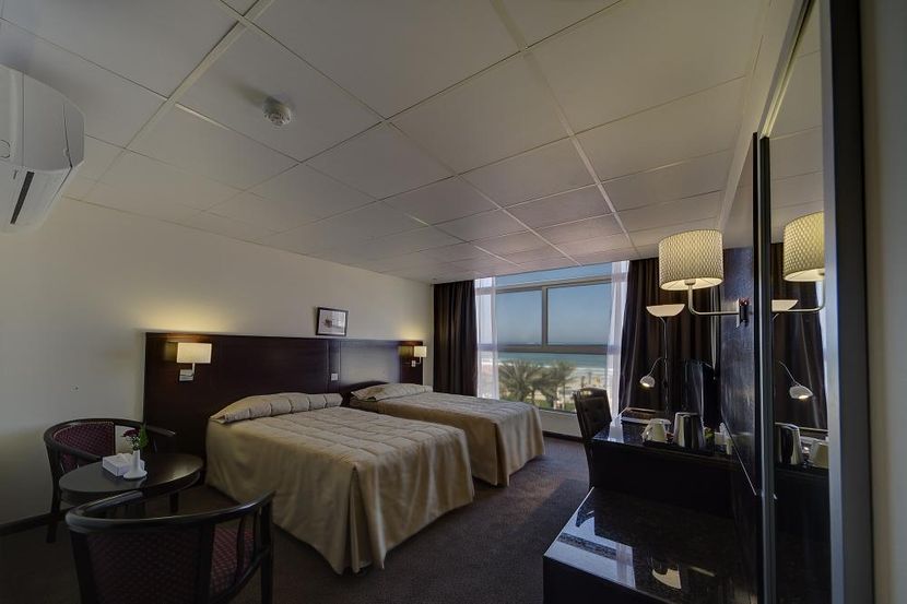 AJMAN BEACH HOTEL - 6