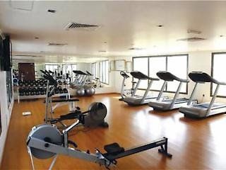 ROYAL ASCOT HOTEL - 3