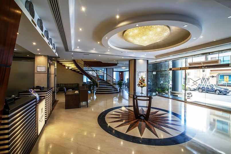 LANDMARK SUMMIT HOTEL - 3