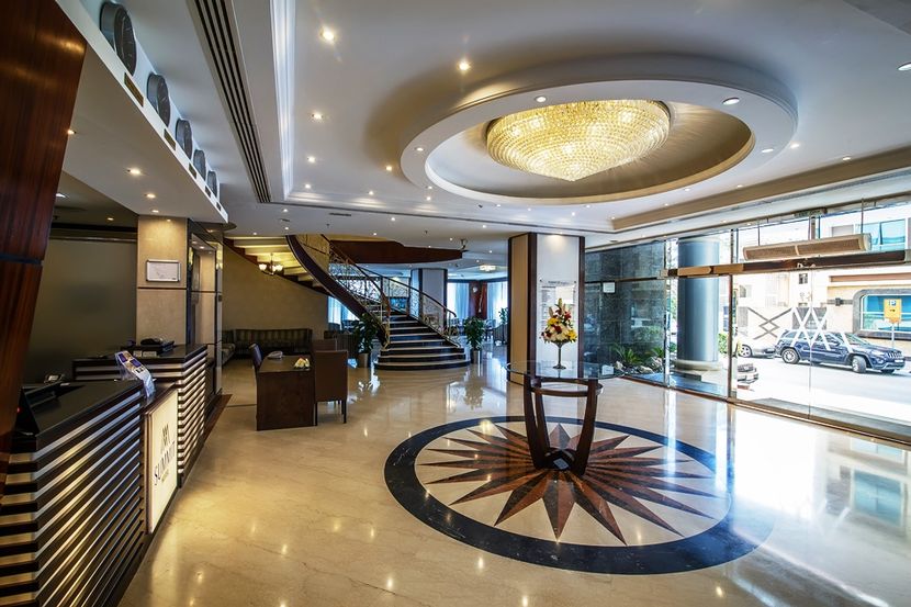 LANDMARK SUMMIT HOTEL - 3