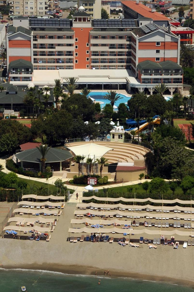 Insula Resort Hotel - 4