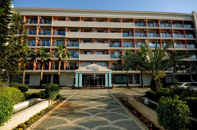 Insula Resort Hotel - 1