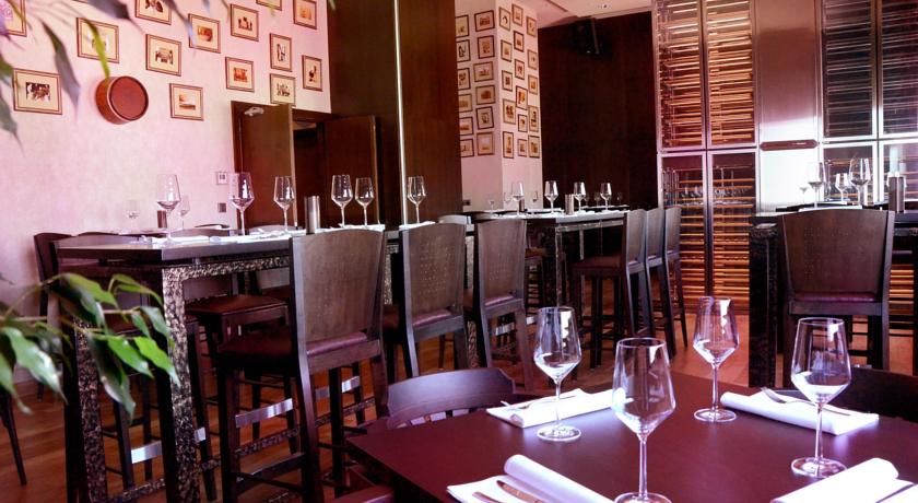 RAMADA DOWNTOWN ABU DHABI HOTEL - 3