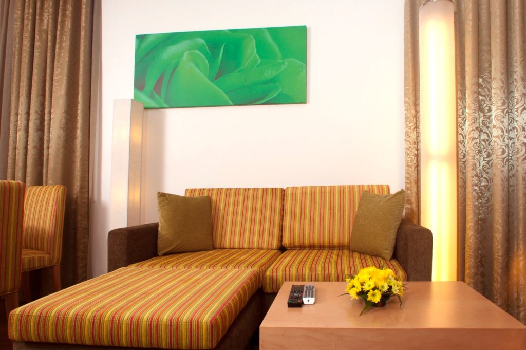 AL KHOORY EXECUTIVE HOTEL - AL BADA LLC - 19