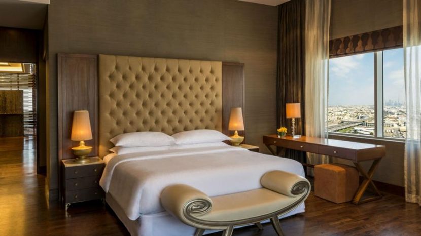 SHERATON DUBAI MALL OF THE EMIRATES HOTEL - 1