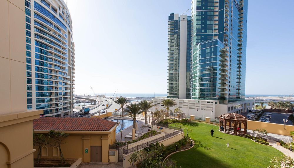 RAMADA HOTEL & SUITES BY WYNDHAM JBR (ex. HAWTHORN SUITES) - 11