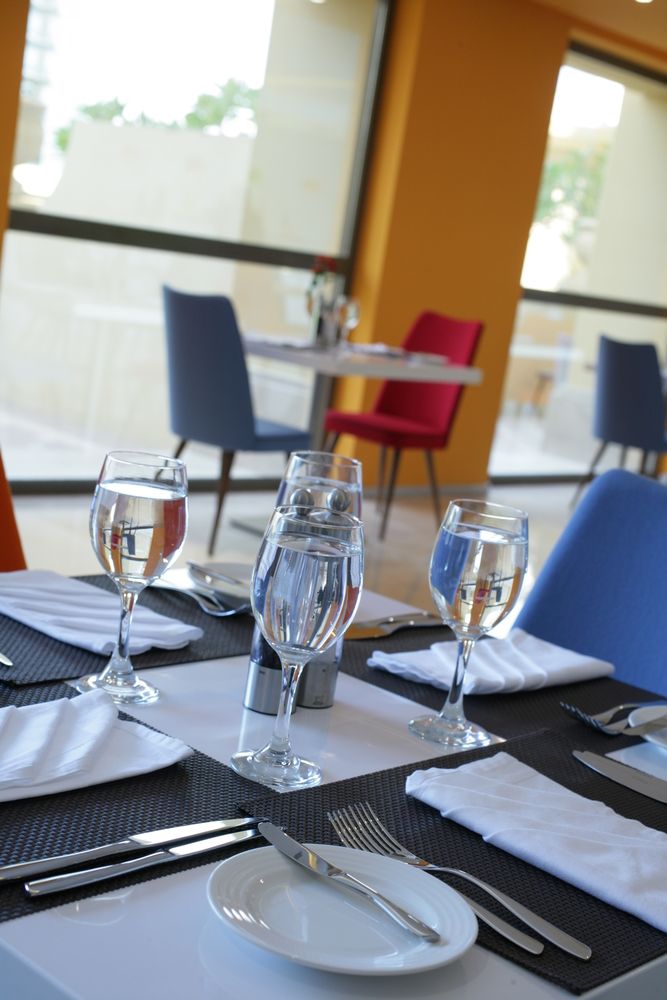 RAMADA HOTEL & SUITES BY WYNDHAM JBR (ex. HAWTHORN SUITES) - 26