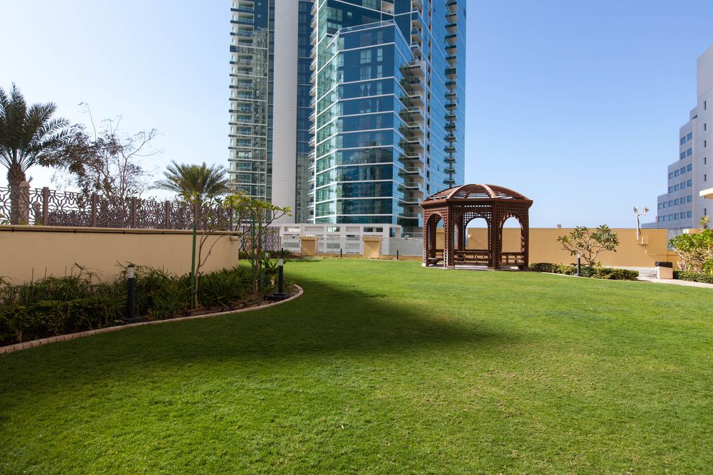 RAMADA HOTEL & SUITES BY WYNDHAM JBR (ex. HAWTHORN SUITES) - 8