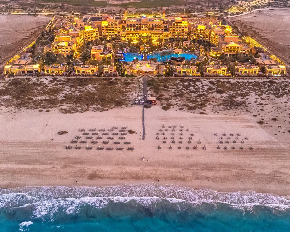 SAADIYAT ROTANA RESORT & VILLAS - 8