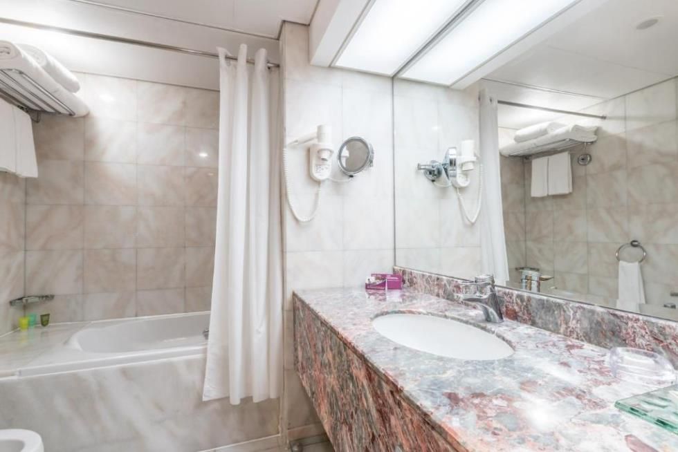 MILLENNIUM DOWNTOWN - 18