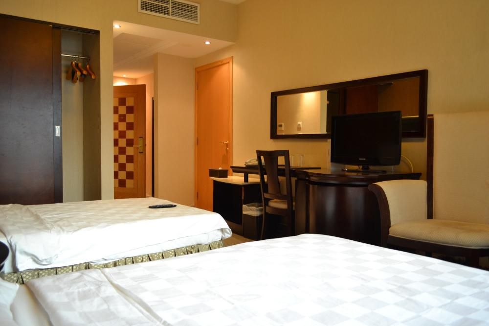 CRYSTAL PLAZA HOTEL  - 14