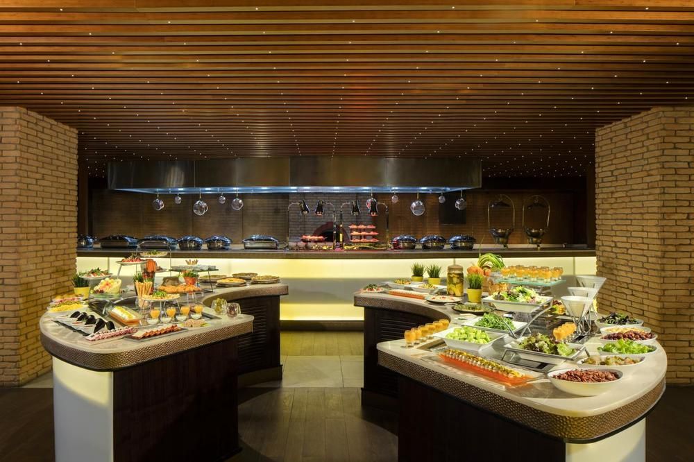 SHERATON SHARJAH BEACH RESORT & SPA - 7