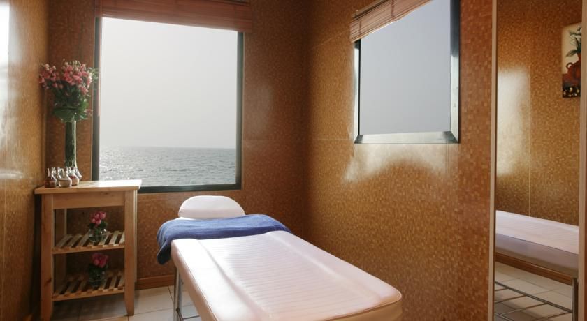 RAMADA HOTEL & SUITES AJMAN - 7