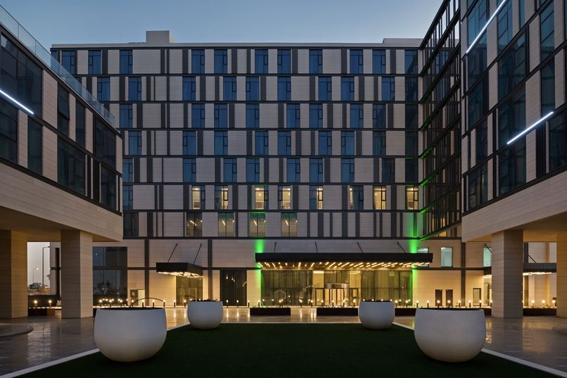 HOLIDAY INN AL MAKTOUM - 1