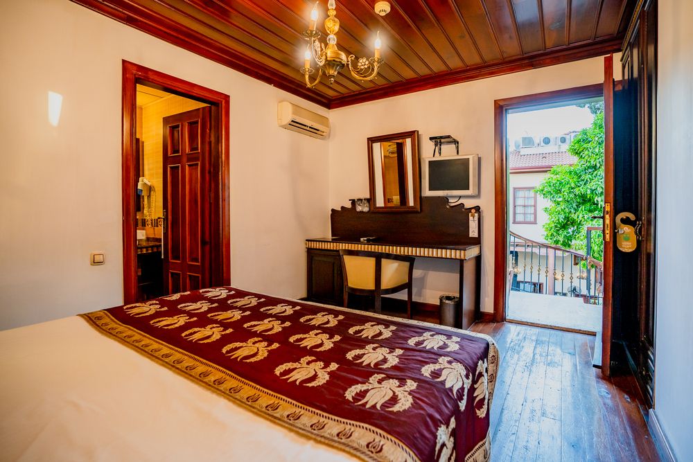 Mediterra Art Hotel - 36