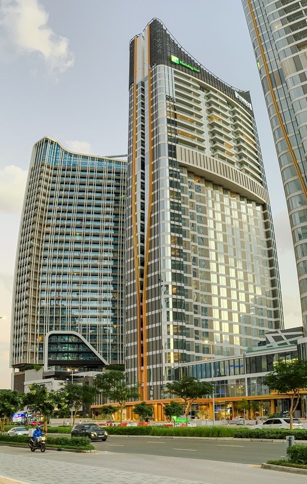 HOLIDAY INN DUBAI BUSINESS BAY HOTEL - 1