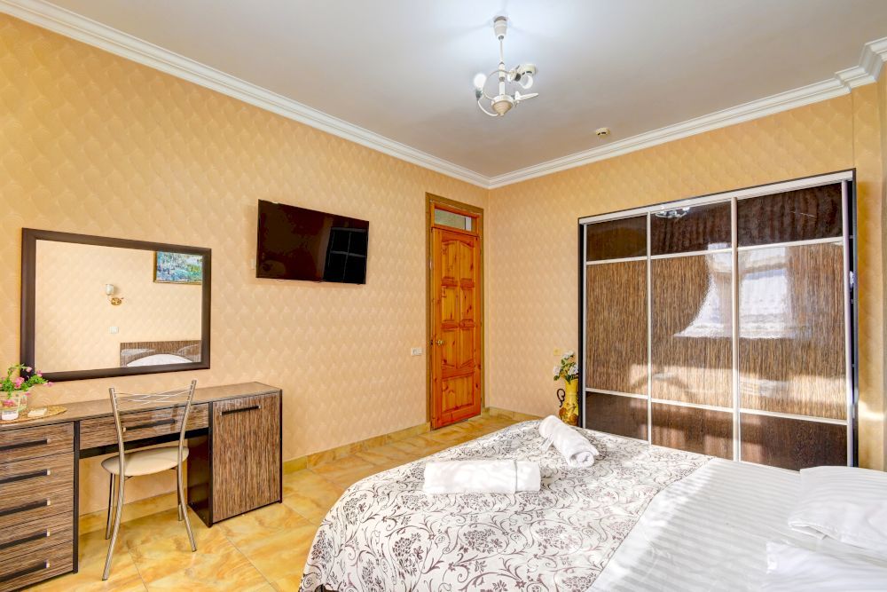 ДЕВЯТКА (бывш. НА УЛЬЯНОВА 9), гостевой дом - 40