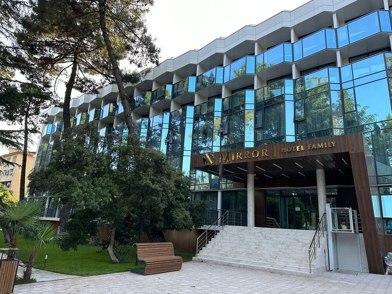 MIRROR FAMILY, апарт-отель - 1