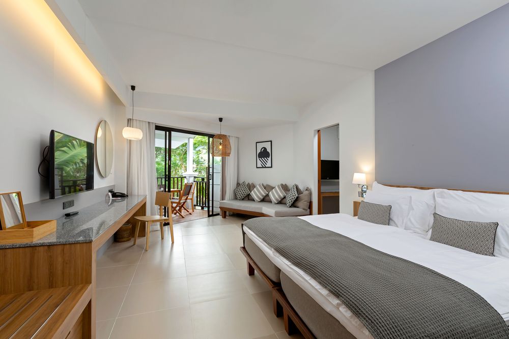 SUNWING  KAMALA BEACH - 107