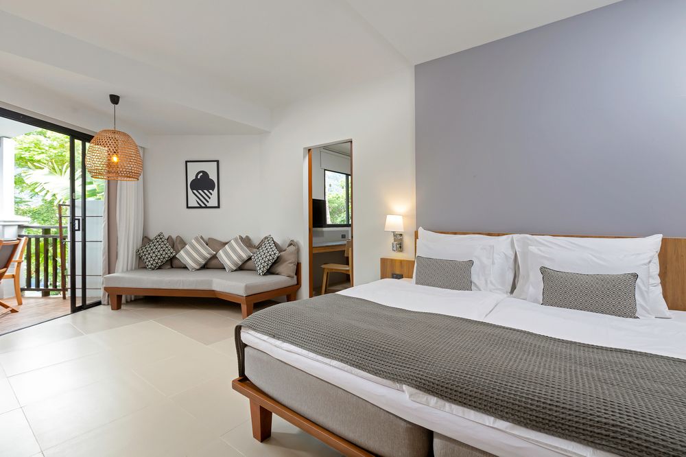 SUNWING  KAMALA BEACH - 105