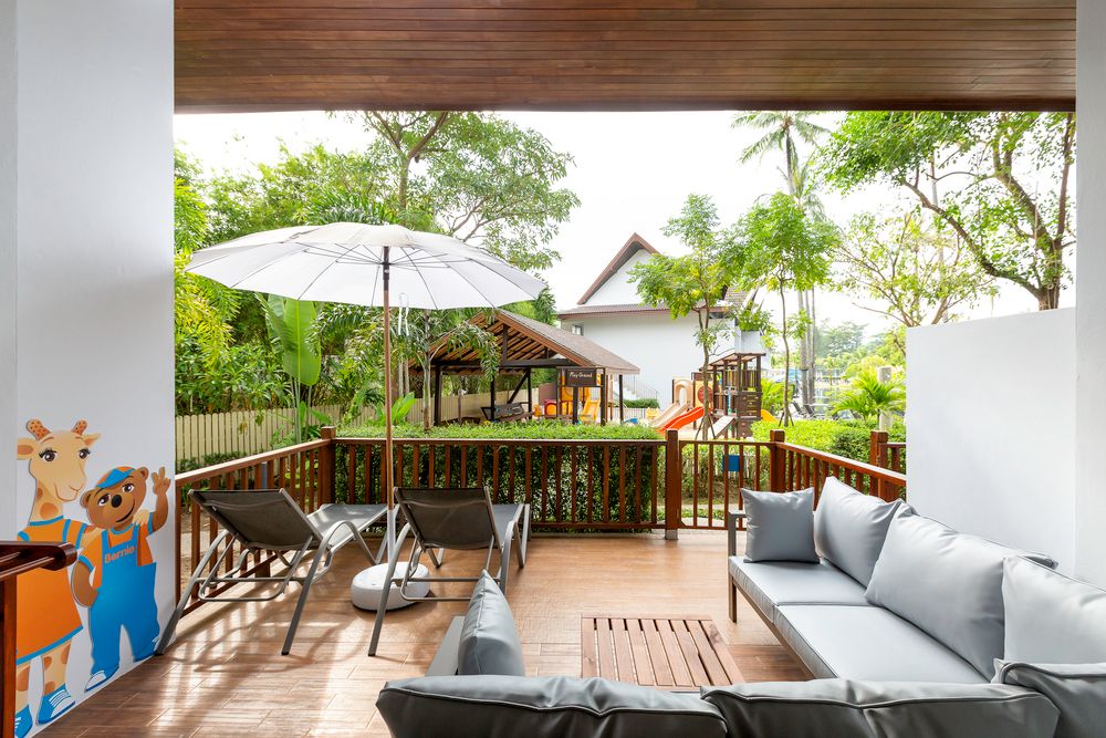 SUNWING  KAMALA BEACH - 93