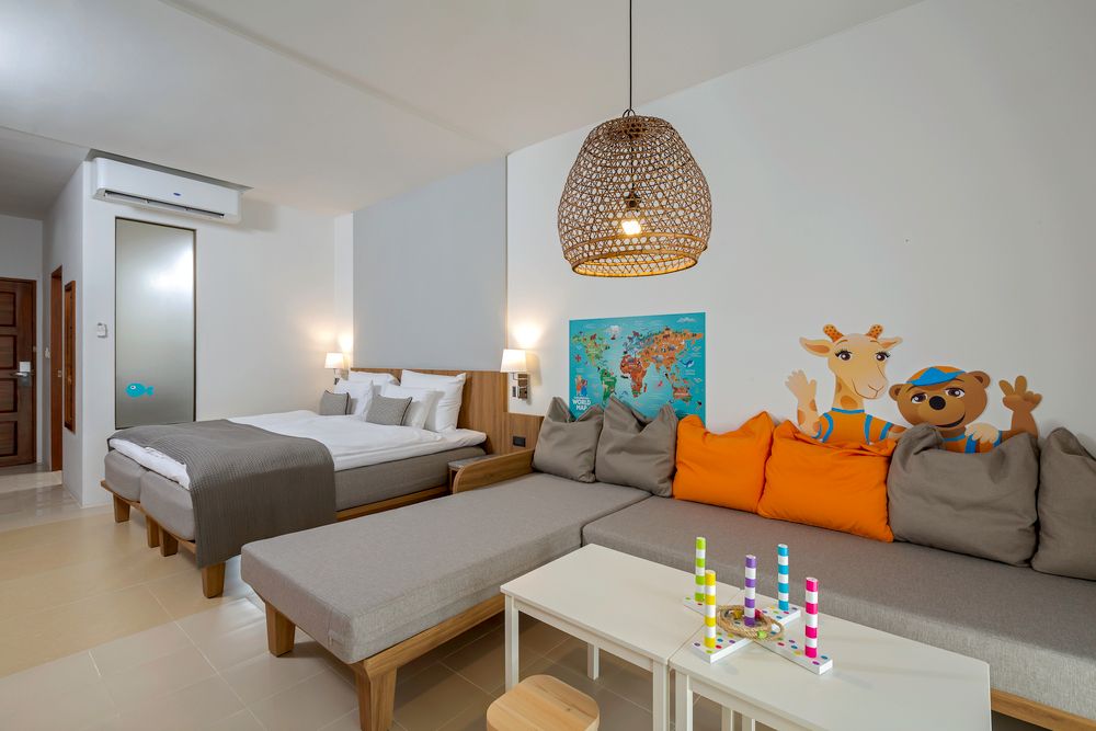 SUNWING  KAMALA BEACH - 91