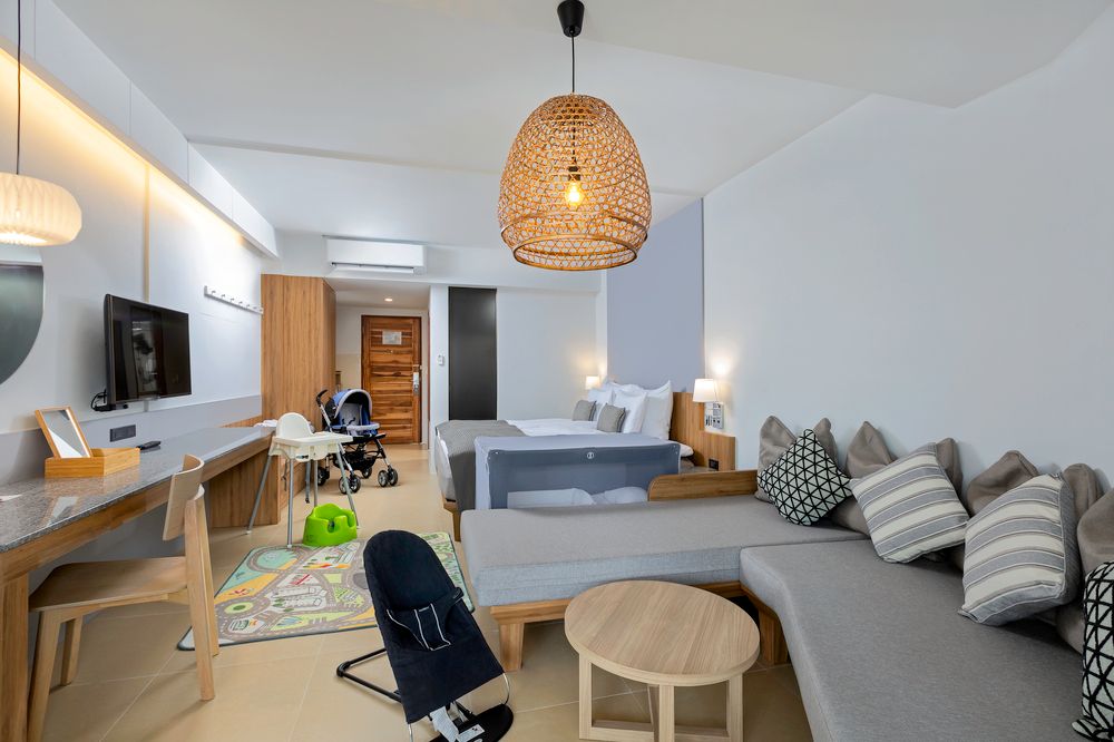 SUNWING  KAMALA BEACH - 82