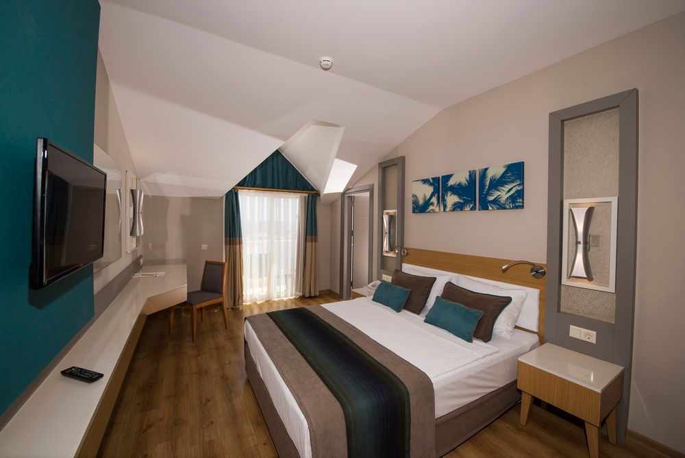 Palm World Side Resort & Spa - 43