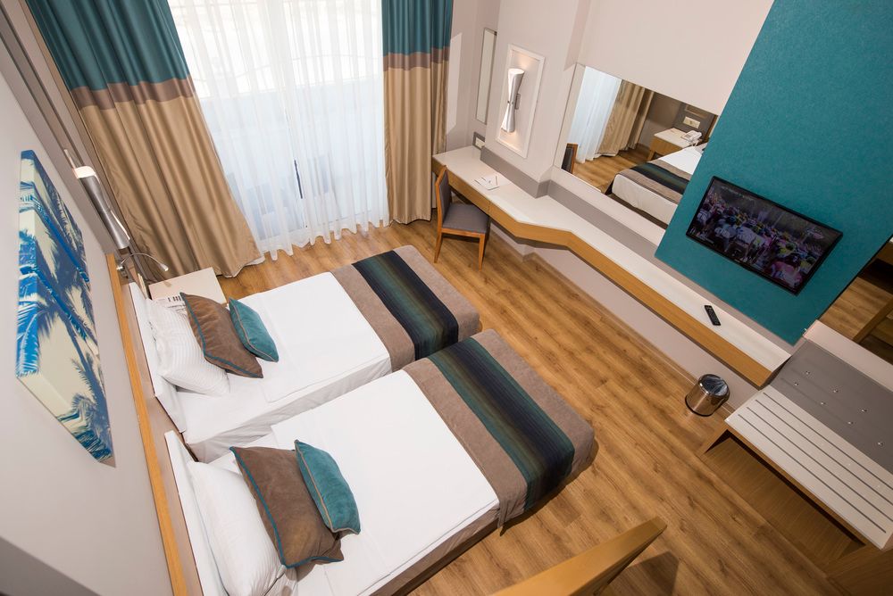 Palm World Side Resort & Spa - 42