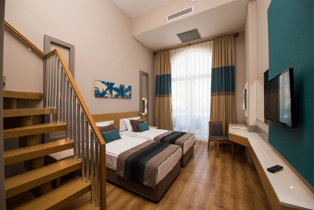 Palm World Side Resort & Spa - 47