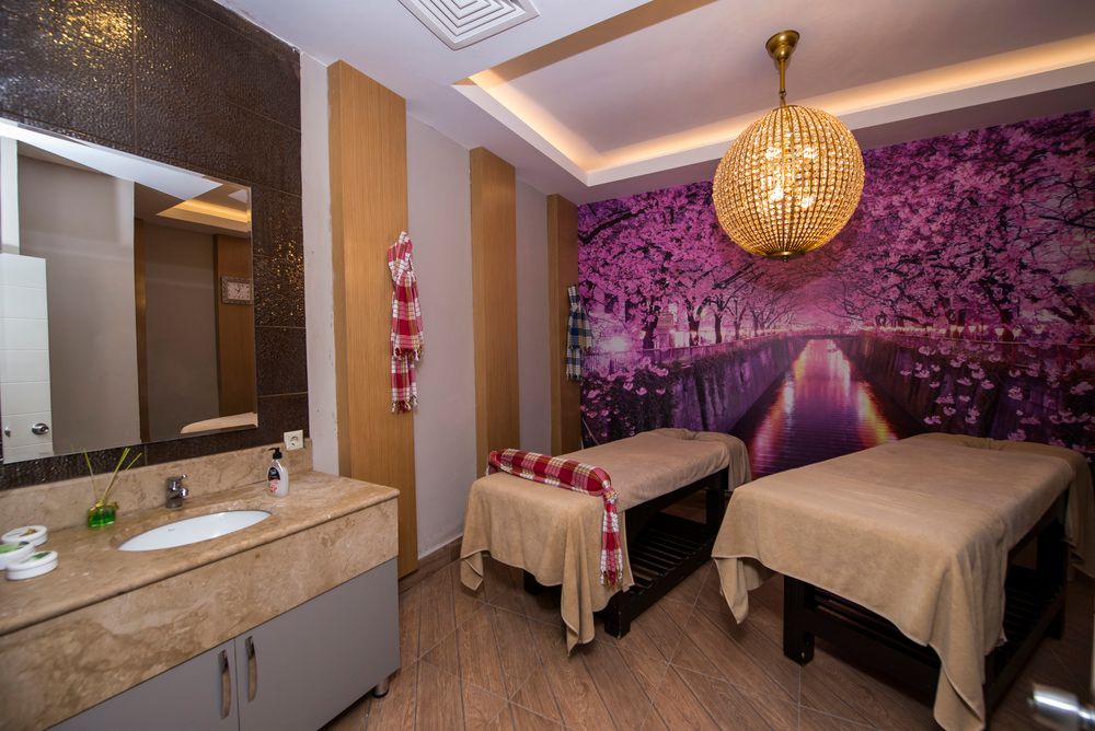 Palm World Side Resort & Spa - 21