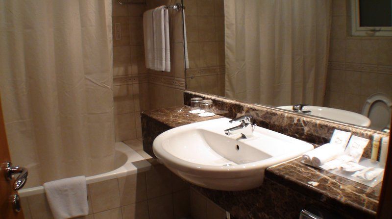 LOTUS GRAND HOTEL (ex. SUN & SKY AL RIGGA HOTEL) - 2