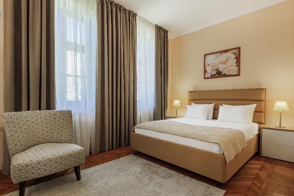 ГРАНД-ОТЕЛЬ, отель (бывш. им. Мориса Тореза) - 33