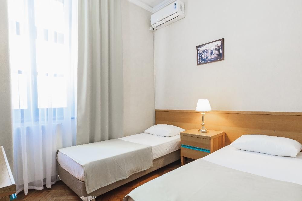 ГРАНД-ОТЕЛЬ, отель (бывш. им. Мориса Тореза) - 30