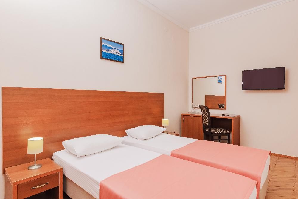 ГРАНД-ОТЕЛЬ, отель (бывш. им. Мориса Тореза) - 20