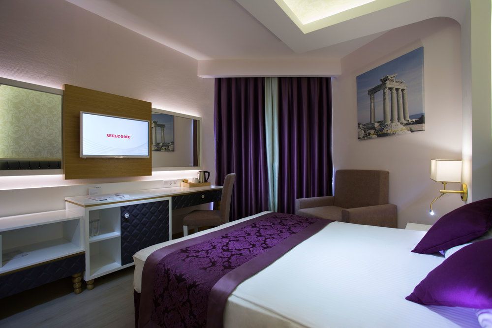 Water Side Resort & Spa - 92