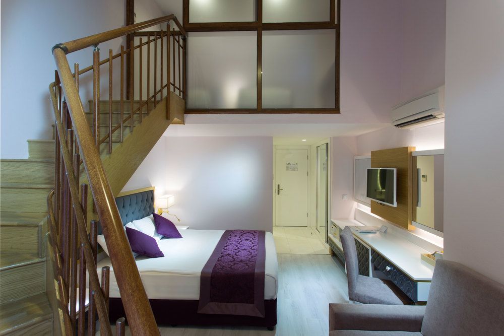 Water Side Resort & Spa - 89