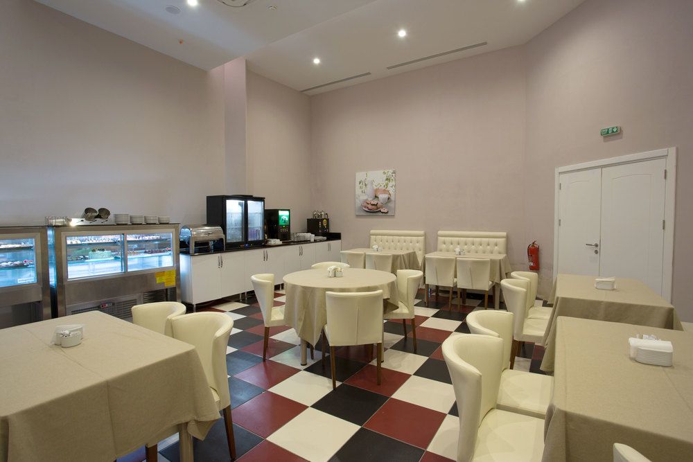 Water Side Resort & Spa - 36