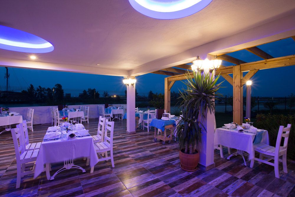 Water Side Resort & Spa - 30