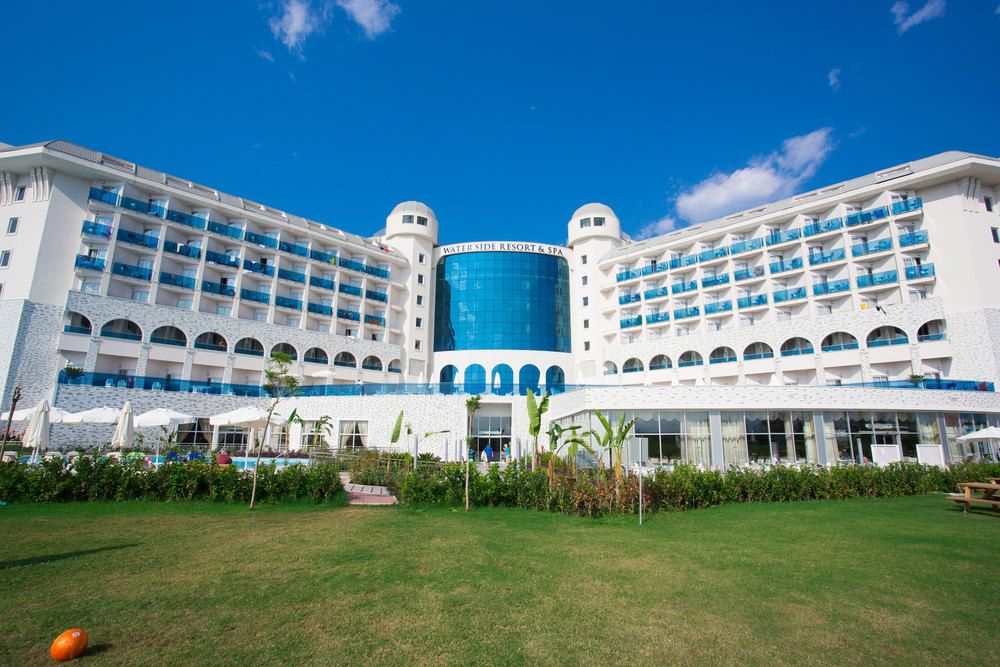 Water Side Resort & Spa - 1