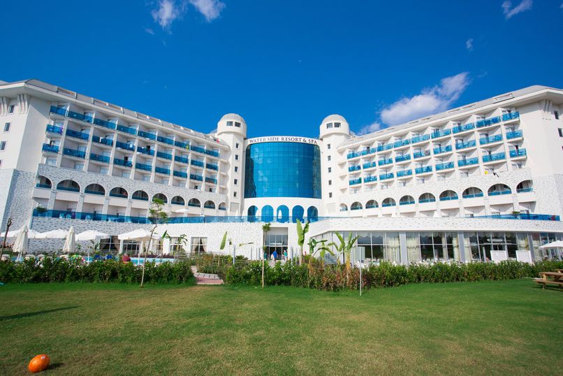 Water Side Resort & Spa - 1