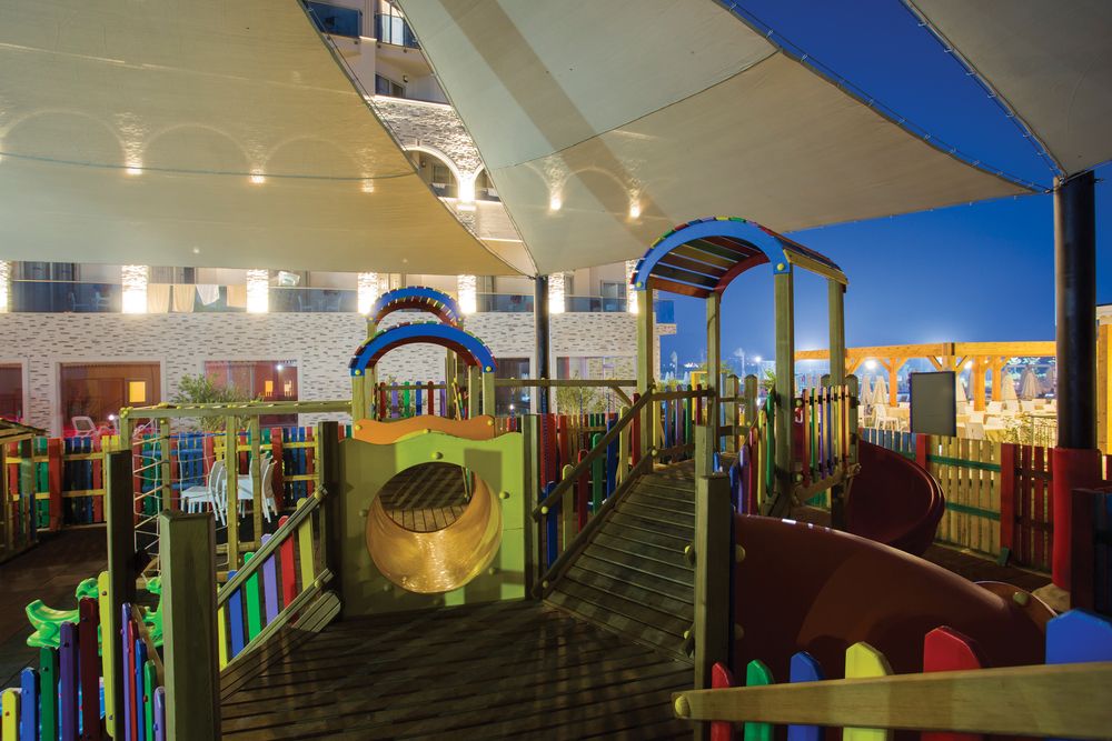 Water Side Resort & Spa - 84